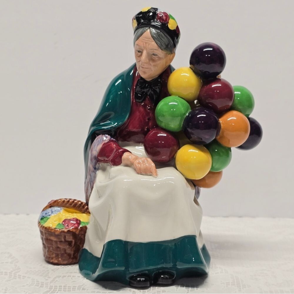 Royal Doulton Figurine The Old Balloon Seller HN1315 Hand Painted Vintage